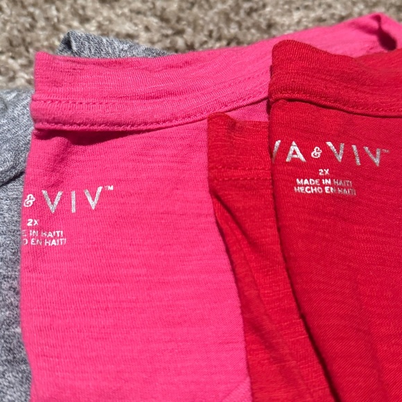 Lot of 7 Ava & Viv short sleeve v-neck Ts (2X) - EUC! - Picture 3 of 7